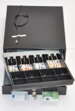 Peňažná zásuvka MK-350 12V čierna/biela – Obrázok 3